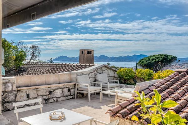 Villa d’exception située dans le prestigieux quartier de la Californie, au sein d’un domaine privé sécurisé et paysager