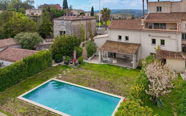Maison à vendre    7 pièces • 260 m2 La Colle-sur-Loup