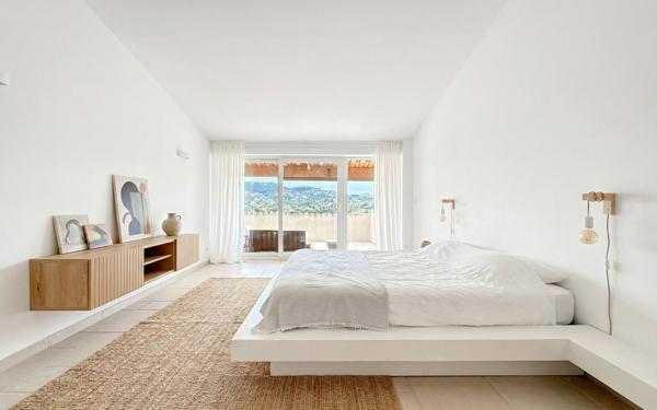 Maison à vendre    7 pièces • 260 m2 La Colle-sur-Loup