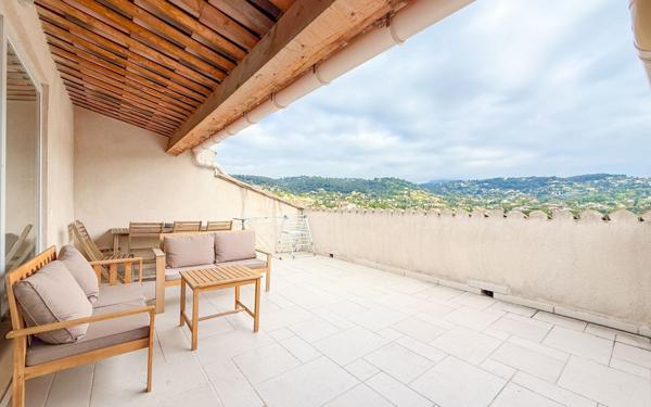 Maison à vendre    7 pièces • 260 m2 La Colle-sur-Loup