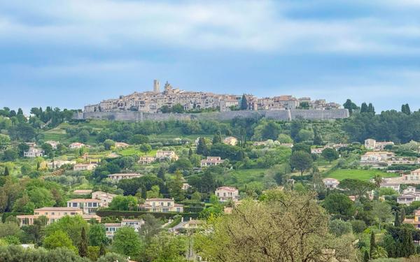 Maison à vendre    7 pièces • 260 m2 La Colle-sur-Loup