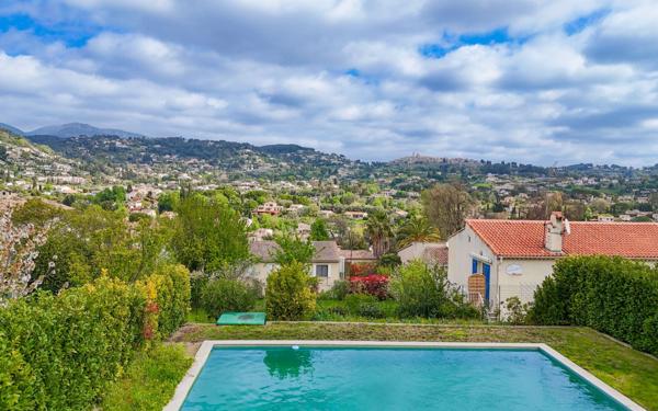 Maison à vendre    7 pièces • 260 m2 La Colle-sur-Loup