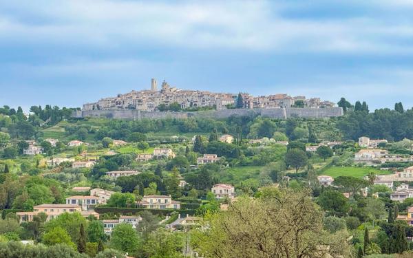 Maison à vendre    7 pièces • 260 m2 La Colle-sur-Loup
