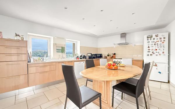 Maison à vendre    7 pièces • 260 m2 La Colle-sur-Loup