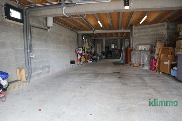 ENSEMBLE IMMOBILIER DE 245 M2 MÊLANT L'ANCIEN ET LE CONTEMPORAIN SUR UN TERRAIN CLOS ET ARBORE DE 860 M2.  Périgny (17180)