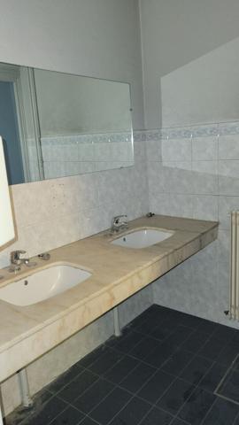 Local Commercial
         6 pièces
        - 148 m² 133 000 € *