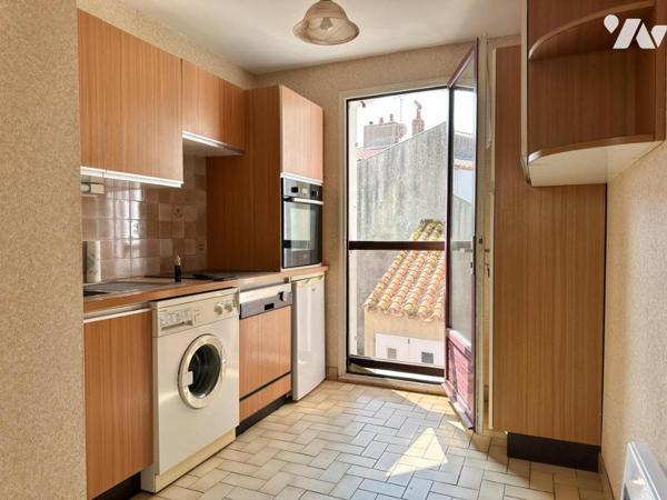 LES SABLES-D'OLONNE - Entre le port et la Grande Plage - Appartement T2 à rénover avec parking