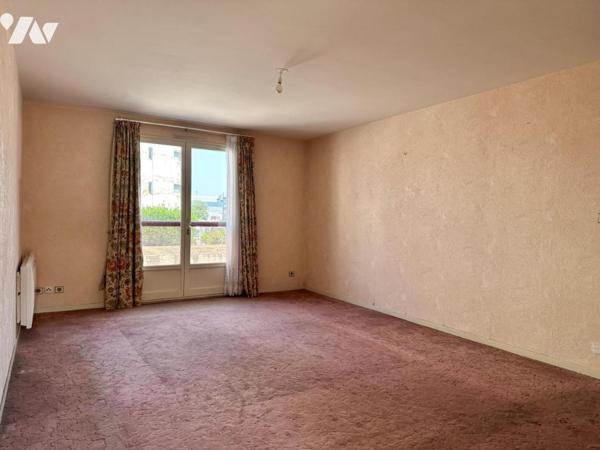 LES SABLES-D'OLONNE - Entre le port et la Grande Plage - Appartement T2 à rénover avec parking