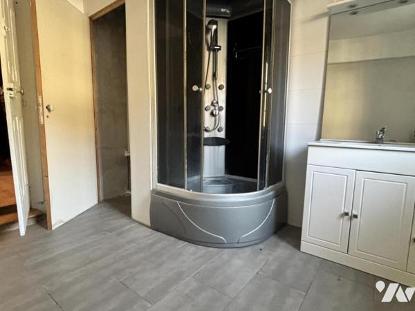 SAINT EGREVE - La Monta - Bâtisse de 1870 à rénover – 273 m² + combles, terrain de 2050 m²