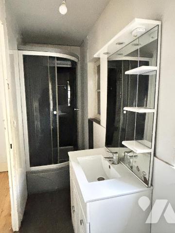 SAINT EGREVE - La Monta - Bâtisse de 1870 à rénover – 273 m² + combles, terrain de 2050 m²