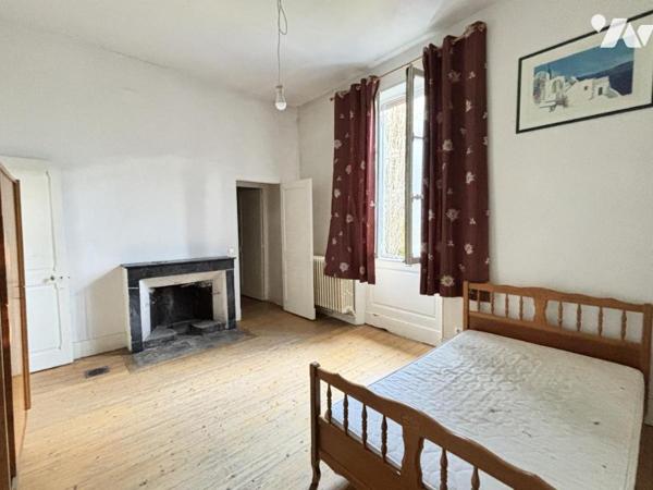 SAINT EGREVE - La Monta - Bâtisse de 1870 à rénover – 273 m² + combles, terrain de 2050 m²