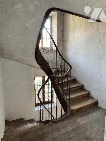 SAINT EGREVE - La Monta - Bâtisse de 1870 à rénover – 273 m² + combles, terrain de 2050 m²