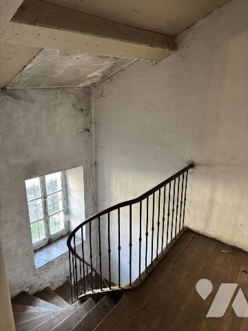 SAINT EGREVE - La Monta - Bâtisse de 1870 à rénover – 273 m² + combles, terrain de 2050 m²