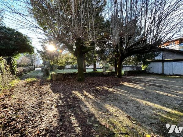 SAINT EGREVE - La Monta - Bâtisse de 1870 à rénover – 273 m² + combles, terrain de 2050 m²