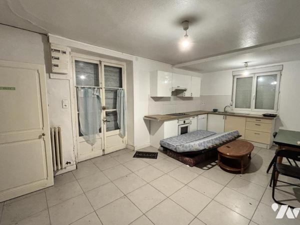 SAINT EGREVE - La Monta - Bâtisse de 1870 à rénover – 273 m² + combles, terrain de 2050 m²