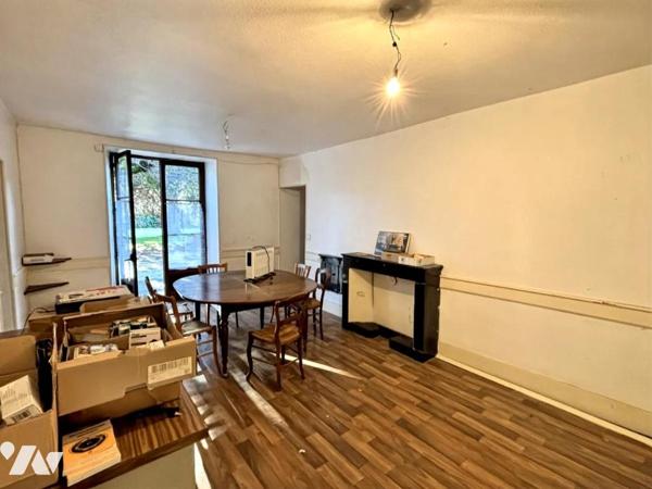 SAINT EGREVE - La Monta - Bâtisse de 1870 à rénover – 273 m² + combles, terrain de 2050 m²