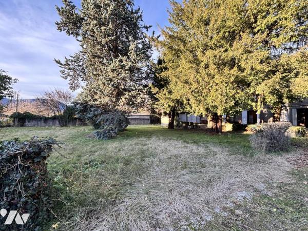 SAINT EGREVE - La Monta - Bâtisse de 1870 à rénover – 273 m² + combles, terrain de 2050 m²