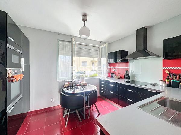 A vendre maison située à Dreux, 5 pièces, 80 m2, proche Gare et toutes commodités, secteur Hôpital