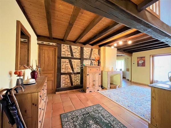 Magnifique propriété au calme avec plus de 45000m2 de terrain!