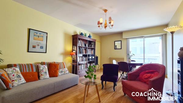 Hyper centre, appartement 2 chambres, terrasse et stationnement : rare à 1 minute de la Brèche