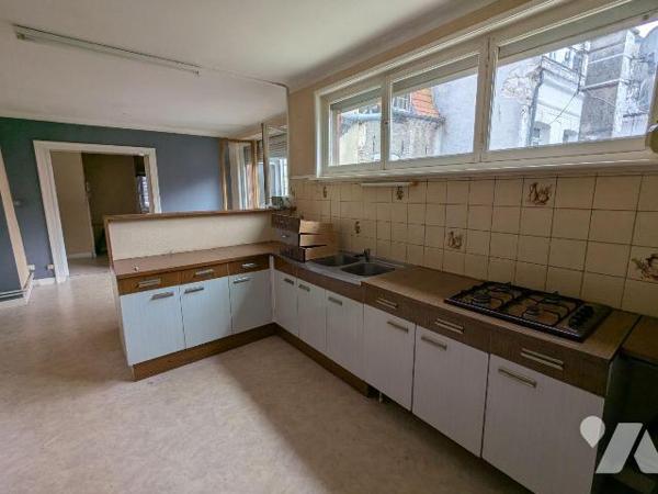 A VENDRE - Pas-de-Calais - ST POL/TERNOISE CENTRE-VILLE - IMMEUBLE A USAGE MIXTE DE COMMERCE ET...