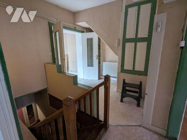 A VENDRE - Pas-de-Calais - ST POL/TERNOISE CENTRE-VILLE - IMMEUBLE A USAGE MIXTE DE COMMERCE ET...