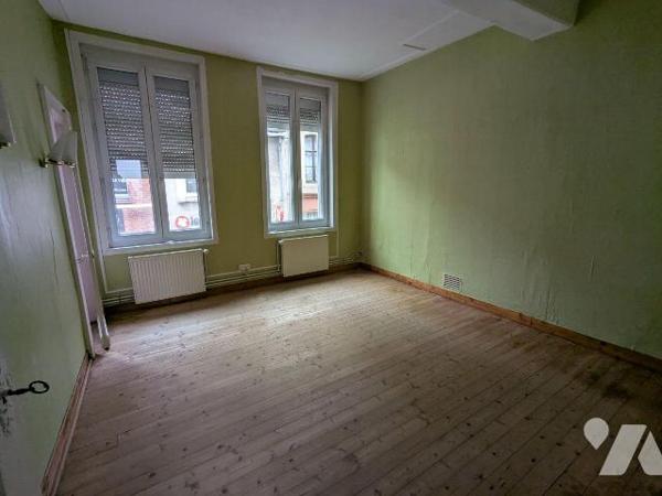 A VENDRE - Pas-de-Calais - ST POL/TERNOISE CENTRE-VILLE - IMMEUBLE A USAGE MIXTE DE COMMERCE ET...