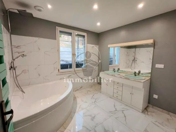 Vente Maison 6 pièces 120 m2 à Baume-les-Dames