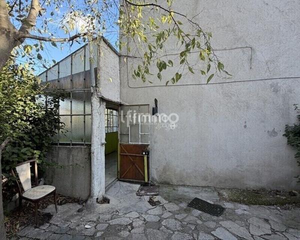 Maison entièrement à rénover + garage et jardin de plus de 200m2
