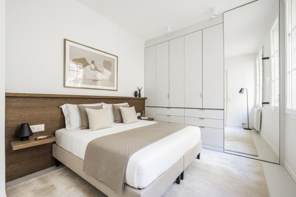 Appartement
         3 pièces
        - 68 m² 850 000 € *