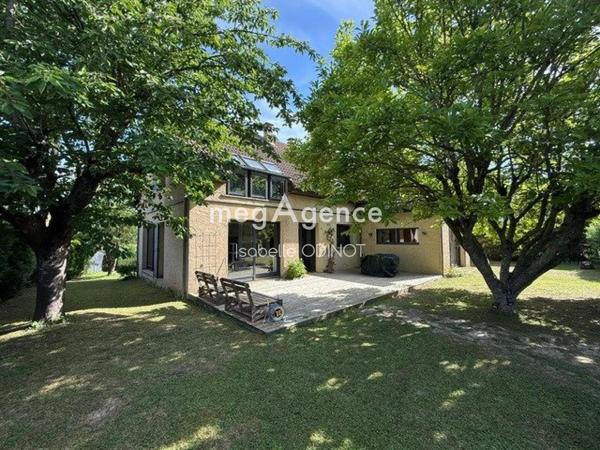 Maison à GUAINVILLE, 28260 - 6 pièces 168m²