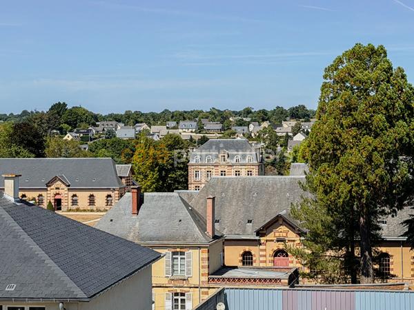 Vente
                Appartement110 m² - 5 Pièces -
                    SAINT LO (50000)