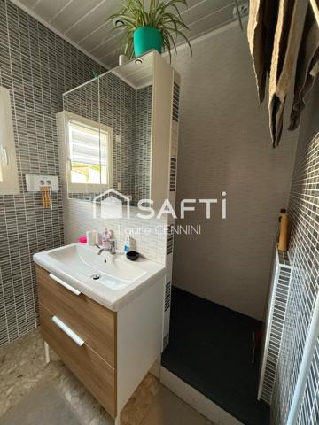 BOLLENE , VILLA TRADITIONNELLE parfaitement entretenue.