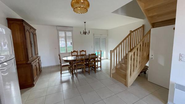 Appartement meublé séjour trois chambres