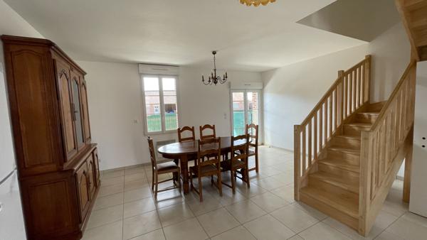 Appartement meublé séjour trois chambres