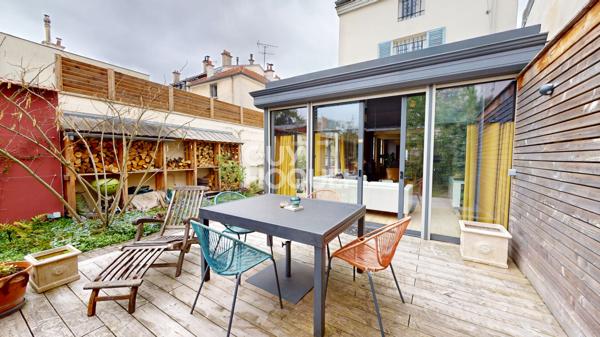 MAISON M6 - CENTRE VILLE DE ROMAINVILLE - CHARME DE L'ANCIEN - SANS TRAVAUX - AVEC PARKING ET JARDIN