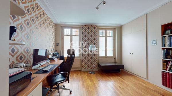 MAISON M6 - CENTRE VILLE DE ROMAINVILLE - CHARME DE L'ANCIEN - SANS TRAVAUX - AVEC PARKING ET JARDIN