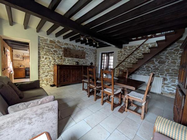 TRES JOLIE MAISON DE VILLE