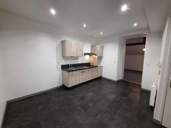 Appartement Ernee - 2 chambres - 71m2 , Ernee