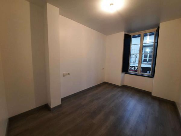 Appartement Ernee - 2 chambres - 71m2 , Ernee