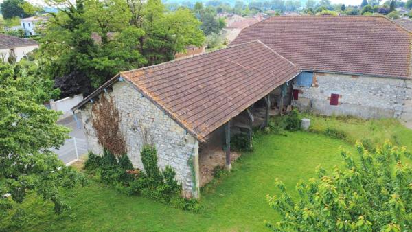 Grange à rénover d'environ 320m2Grange à rénover dans un quartier recherché de Valence-d'Agen