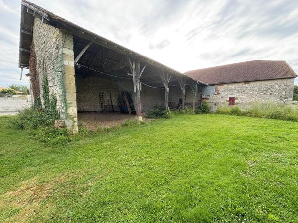 Grange à rénover d'environ 320m2Grange à rénover dans un quartier recherché de Valence-d'Agen
