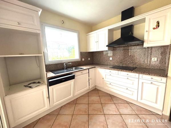 Appartement T3/4 avec balcon, ascenceur, cave et parking