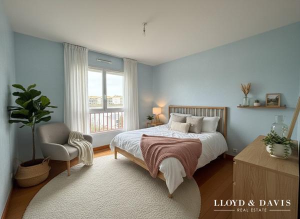 Appartement T3/4 avec balcon, ascenceur, cave et parking