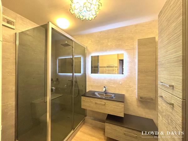 Appartement T3/4 avec balcon, ascenceur, cave et parking