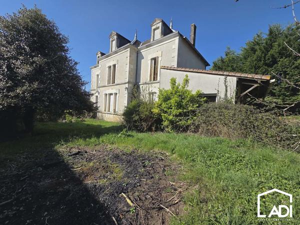 VERRUYES ! Propriété de caractère à fort potentiel !, Verruyes 79310