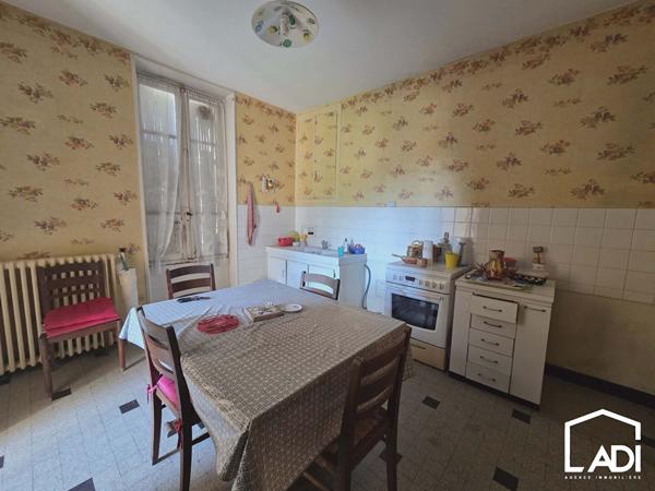 VERRUYES ! Propriété de caractère à fort potentiel !, Verruyes 79310