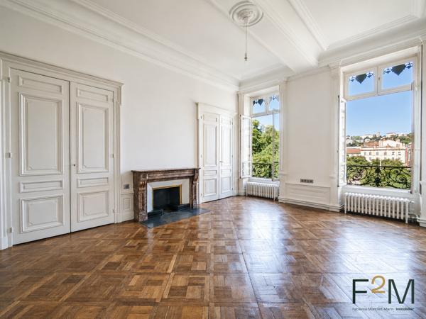 AINAY APPARTEMENT D’EXCEPTION 185 M2 ENTIÈREMENT RÉNOVÉ A LOUER