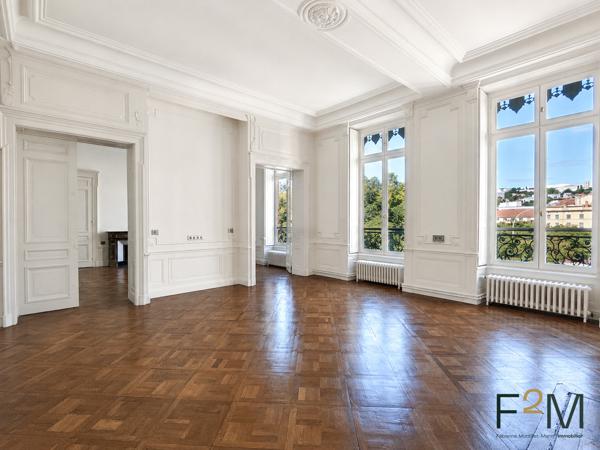 AINAY APPARTEMENT D’EXCEPTION 185 M2 ENTIÈREMENT RÉNOVÉ A LOUER