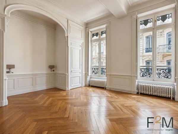 AINAY APPARTEMENT D’EXCEPTION 185 M2 ENTIÈREMENT RÉNOVÉ A LOUER